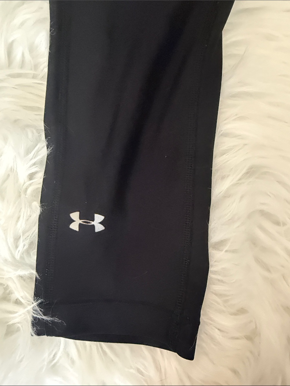 Under Armour Black Capri Leggings | Women’s Size Small | Cropped - Picture 3 of 8